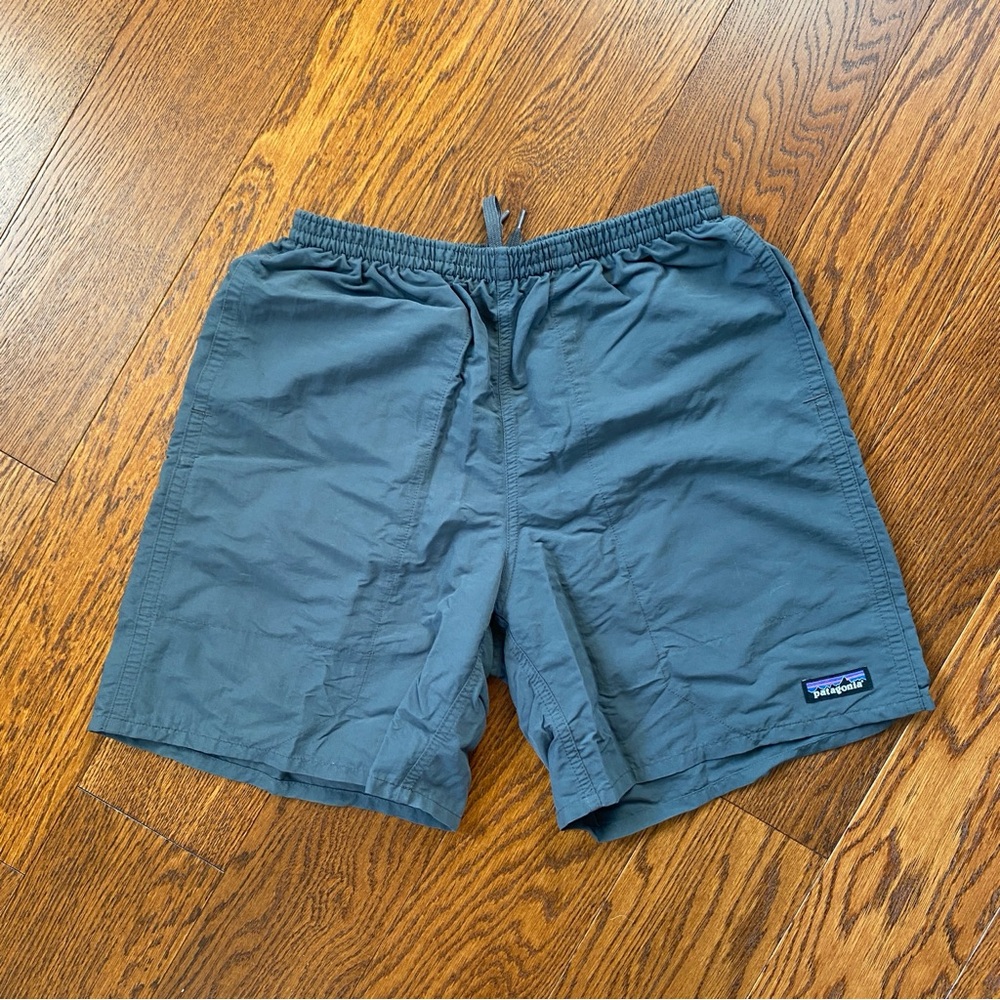 Patagonia Gray Baggies Casual Shorts size Small